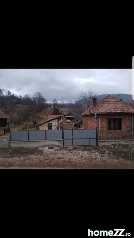 Casa + Gradina 700 Mp In Coltesti