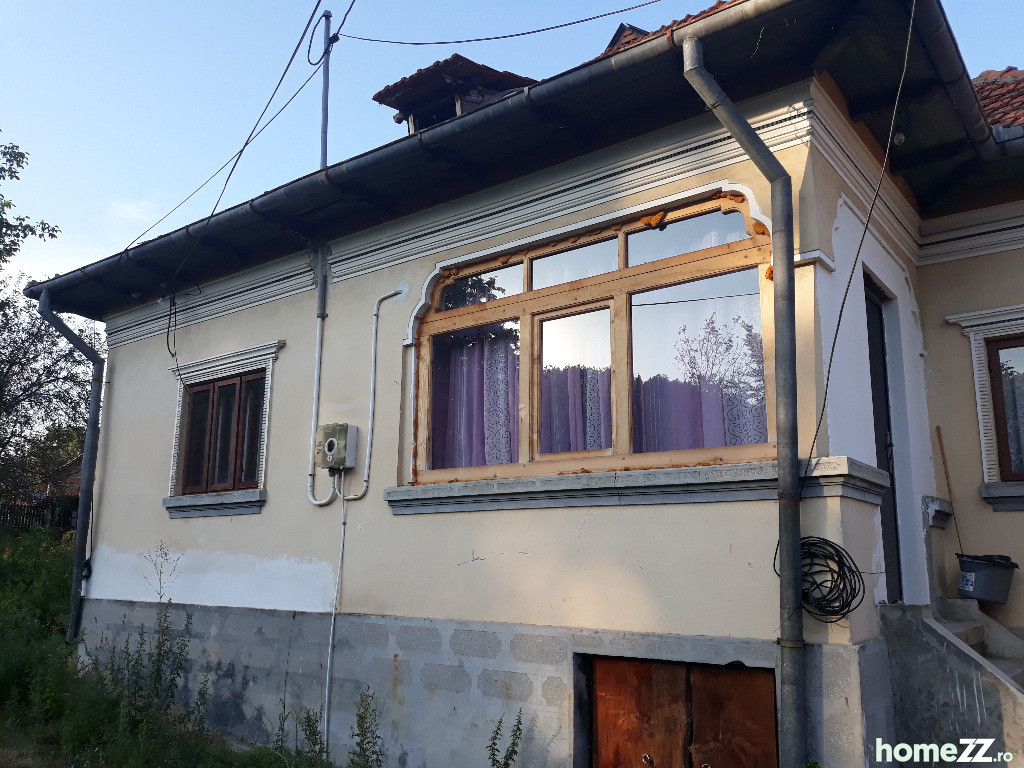 Casa la tara Retevoiesti judetul Arges