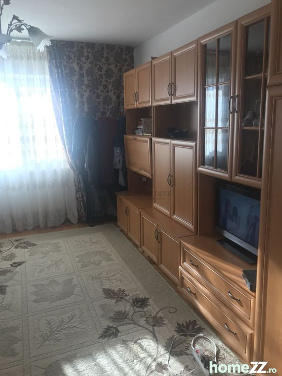 Apartament cu doua camere, pozitie buna