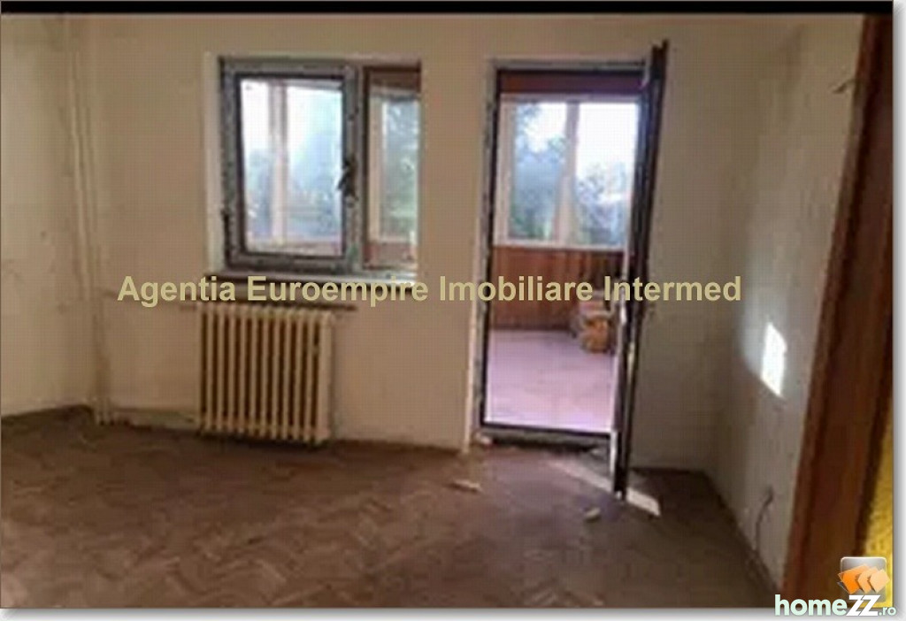 Apartament 3 camere constanta zona boema