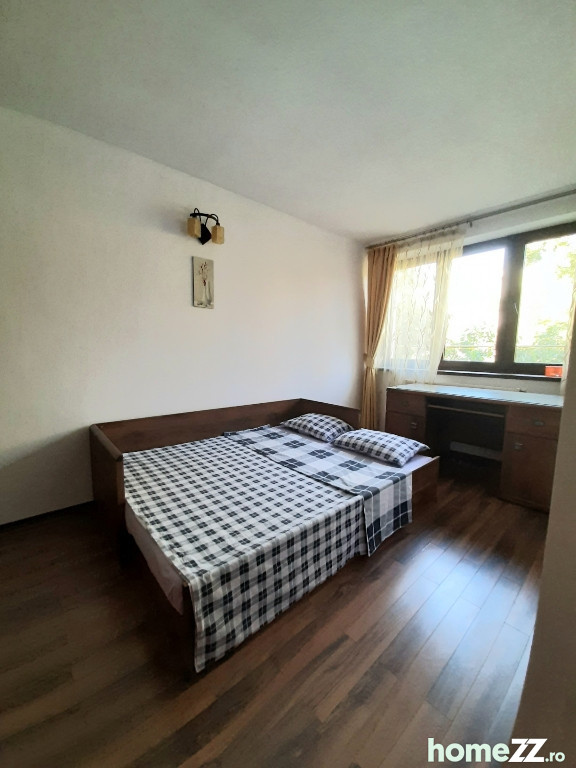 Închiriez apartament 3 camere Republica