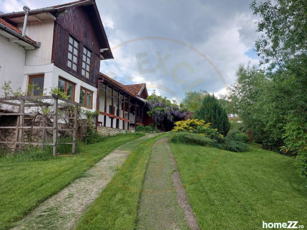 Casă - Vilă 5 camere, Central, comision 0%