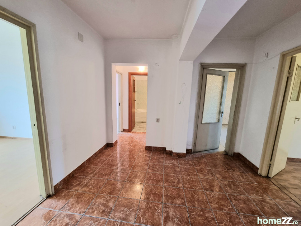 Apartament 3 camere, Groapa