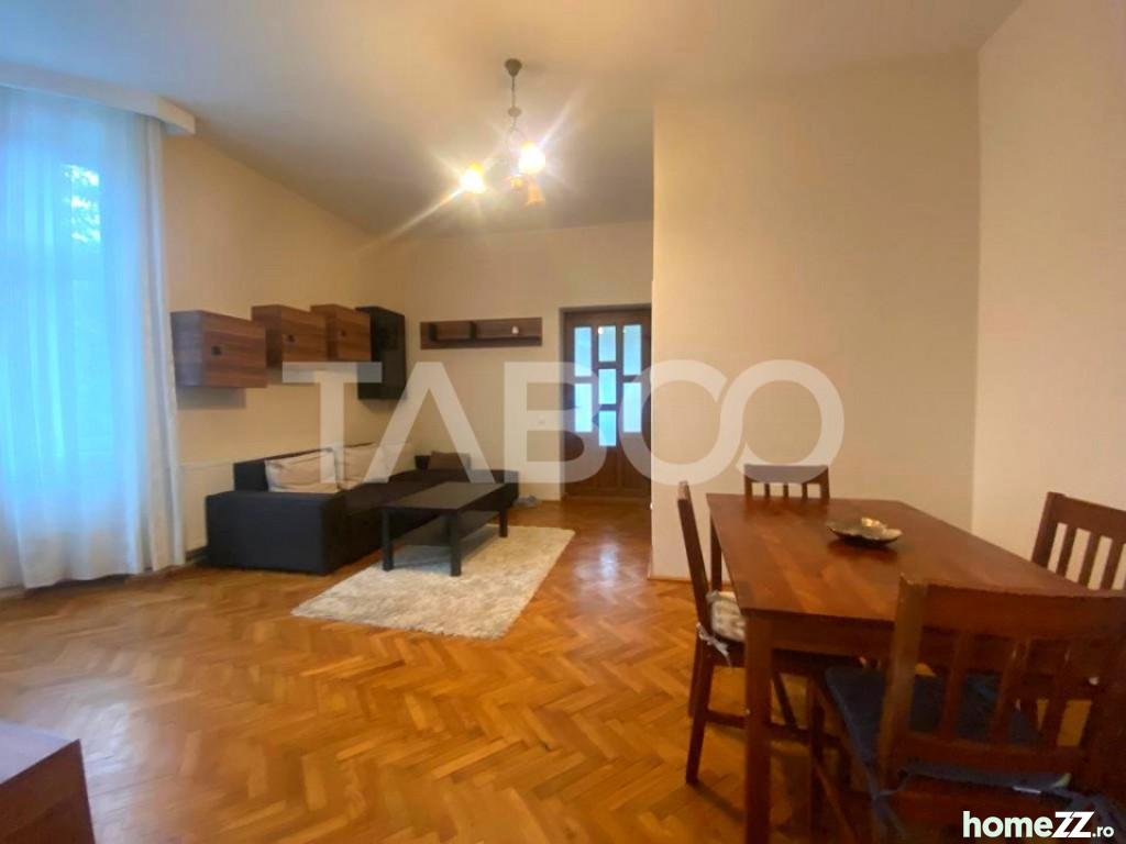 Apartament 3 camere, Sub Arini