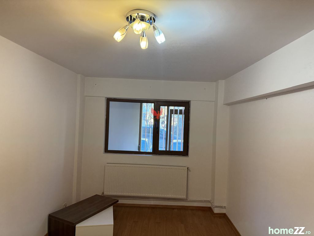 Apartament 3 camere, Lapus