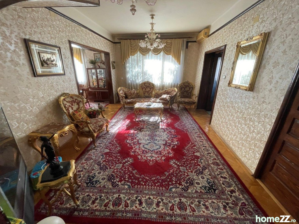 Casă - Vilă 5+ camere, Polona
