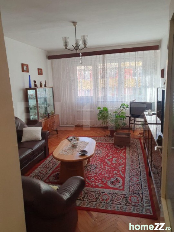 Apartament 3 camere, Central