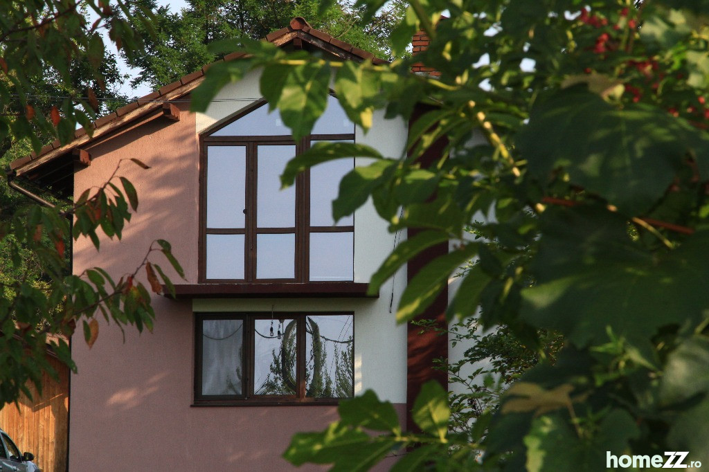 Casa de vacanta si livada de 2300 mp Retevoiesti