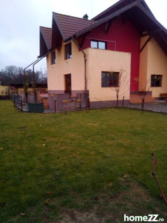 Casa/Vila Berivoi Brasov la poalele muntelui lângă Făgăraș