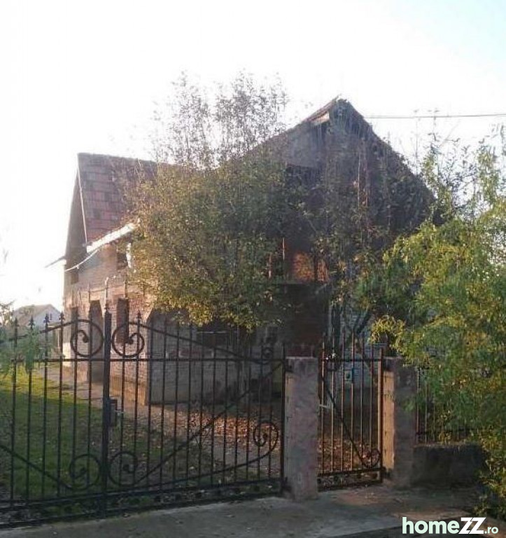 Casa si teren 200 mp Licitatie publica