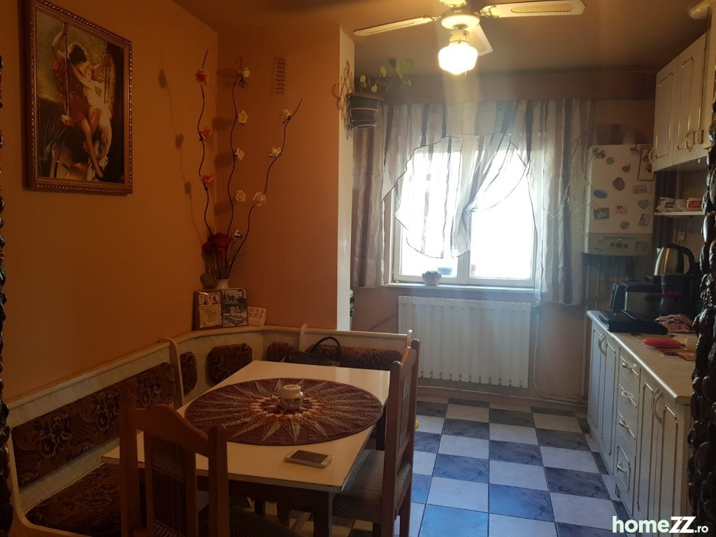 Apartament 4 camere,2 bai,zona Mihai Viteazu