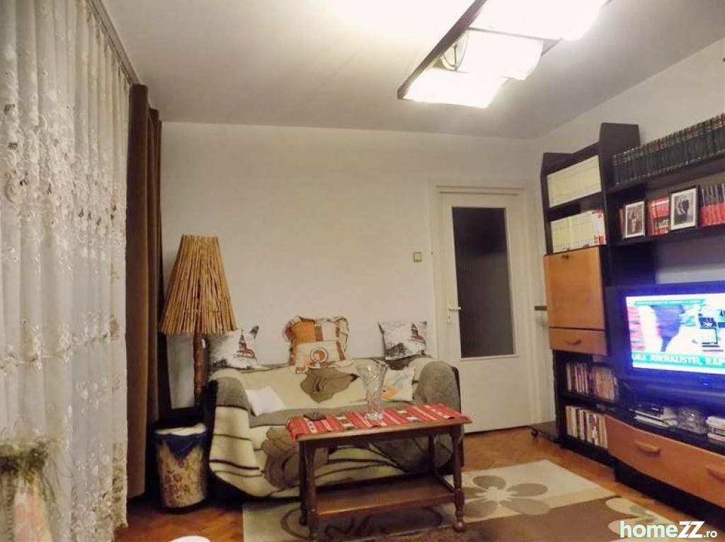 Piata Doina - parter - zona linistita - bloc izolat!