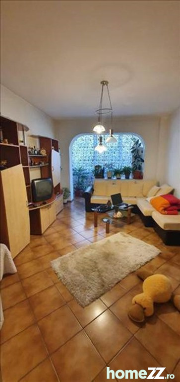 Apartament 2 camere decomandat, etajul 1 Scriitorilor,107PL