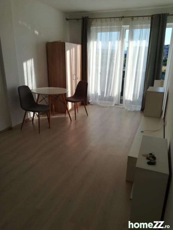 Inchiriez apartament cu 2 camere  zona Aeroport