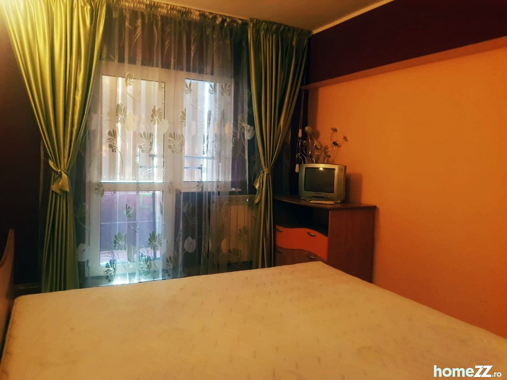 Apartament cu 3 camere, decomandat, 2 balcoane, I.C. Frimu