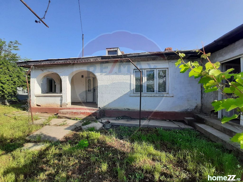 Casă - Vilă 5+ camere, Central