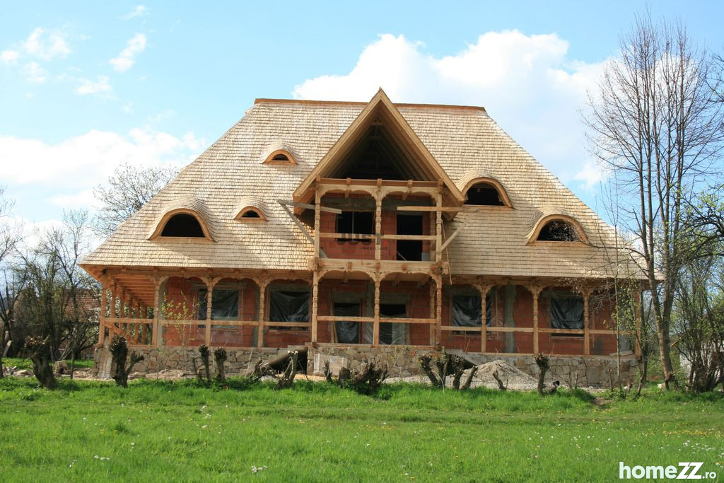 Casă - Vilă 5+ camere, Central