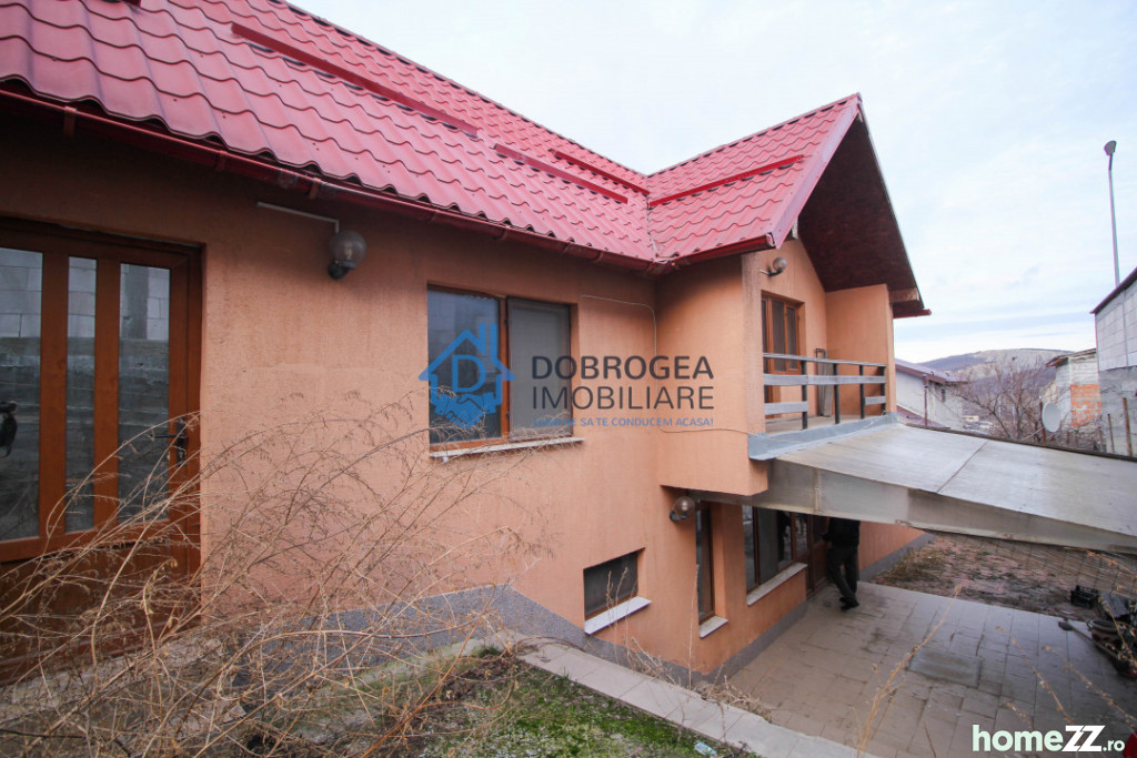 Casă - Vilă 5+ camere, Pacii
