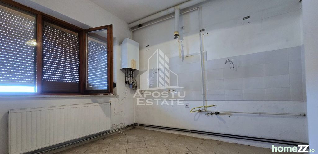 Apartament 4 camere, Central