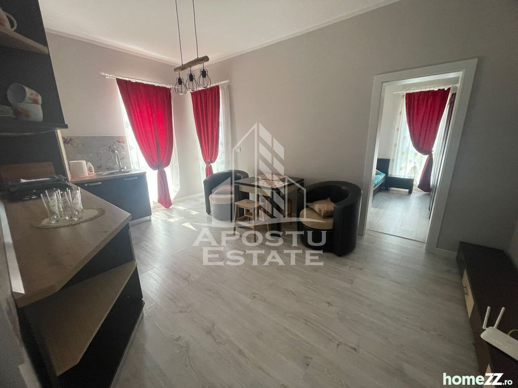 Apartament 3 camere, Central