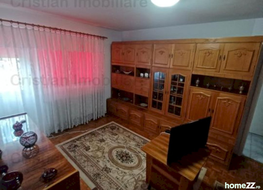 Apartament 3 camere, Central