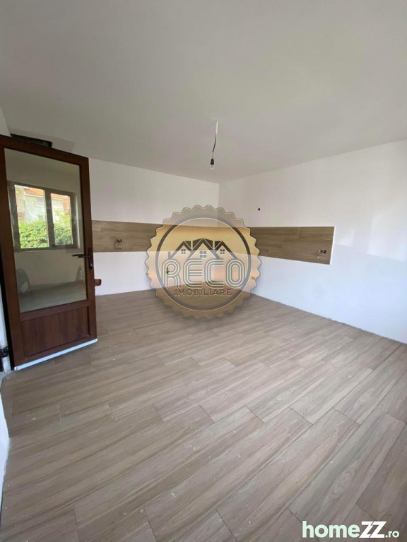 Casă - Vilă 4 camere, Central