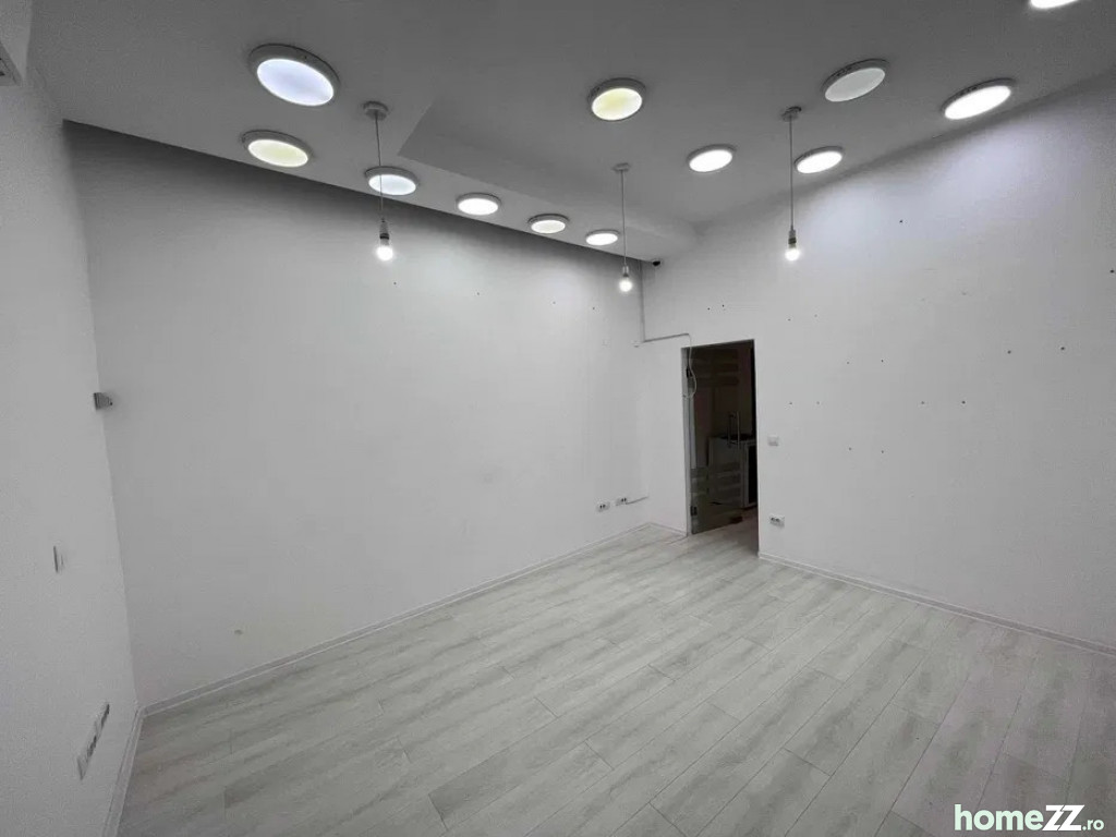 Spaţiu comercial, Foisorul de Foc