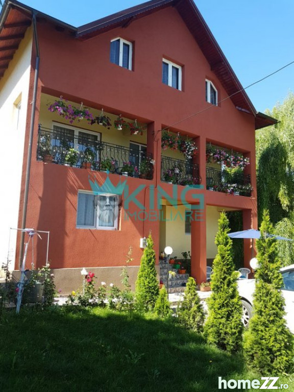 Casă - Vilă 5+ camere, Central