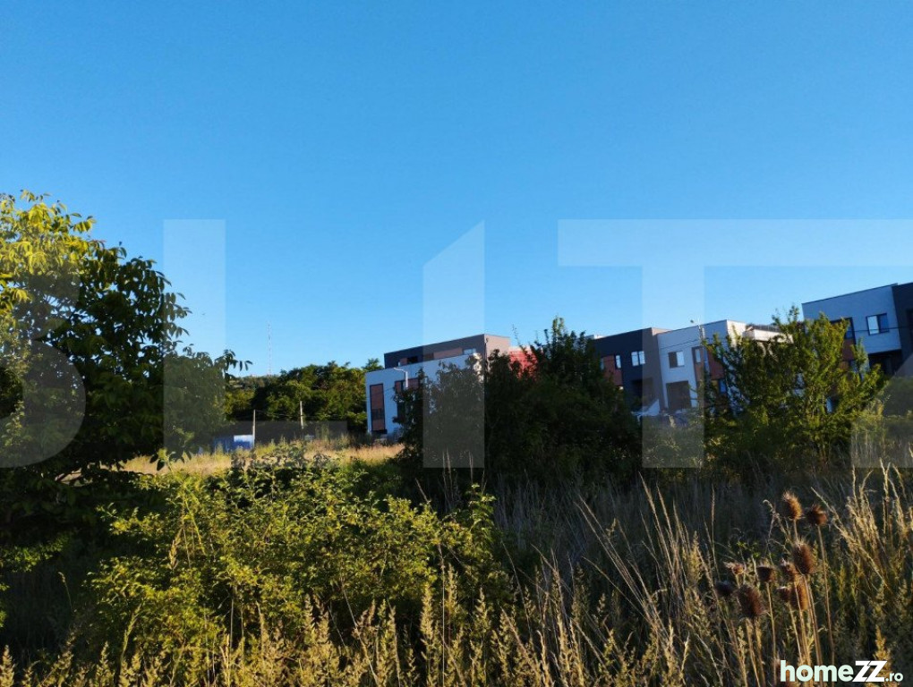 Teren, 725 m²