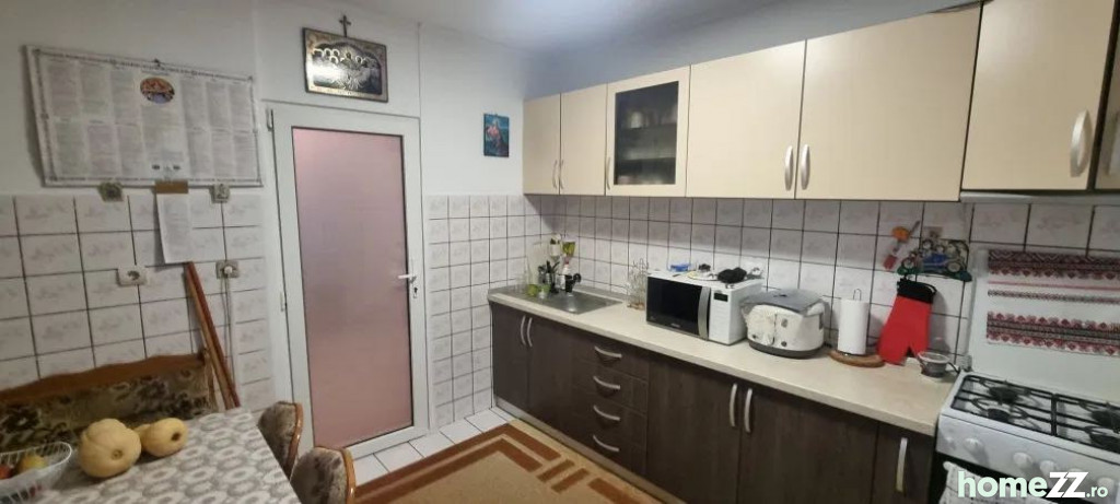 Apartament 3 camere, Racadau