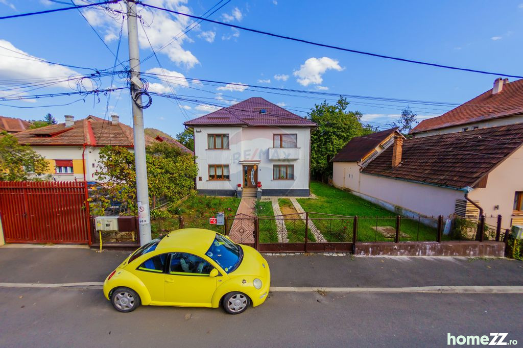 Casă - Vilă 5 camere, Valea Rosie