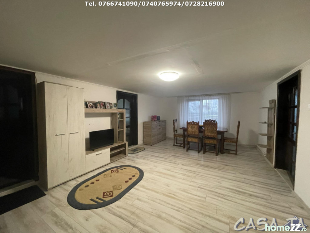 Casă - Vilă 5+ camere, Central