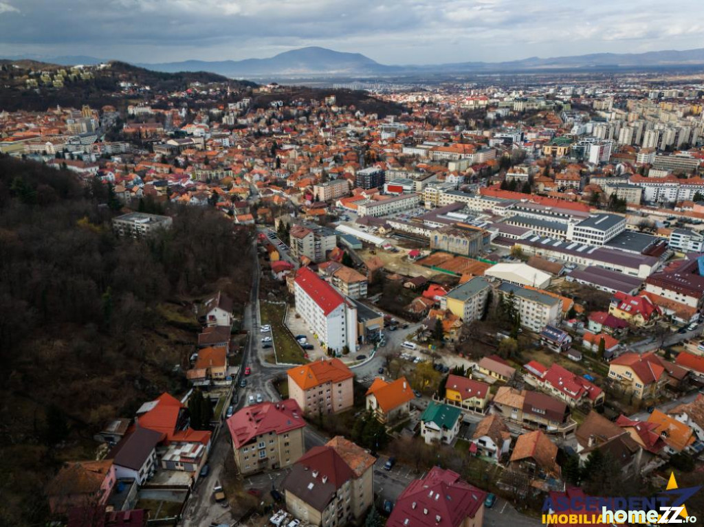 Garsonieră, Centrul Civic