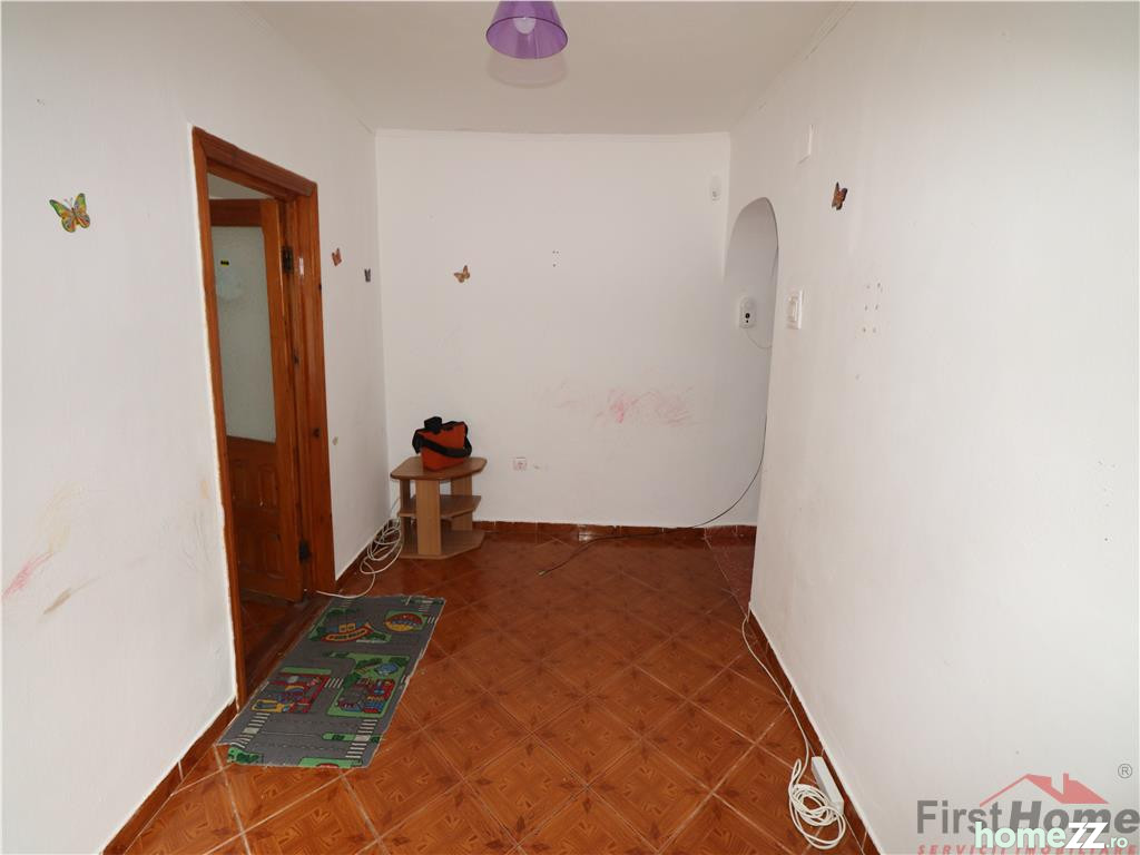 Apartament 2 camere, parter, zona Bahne, liber