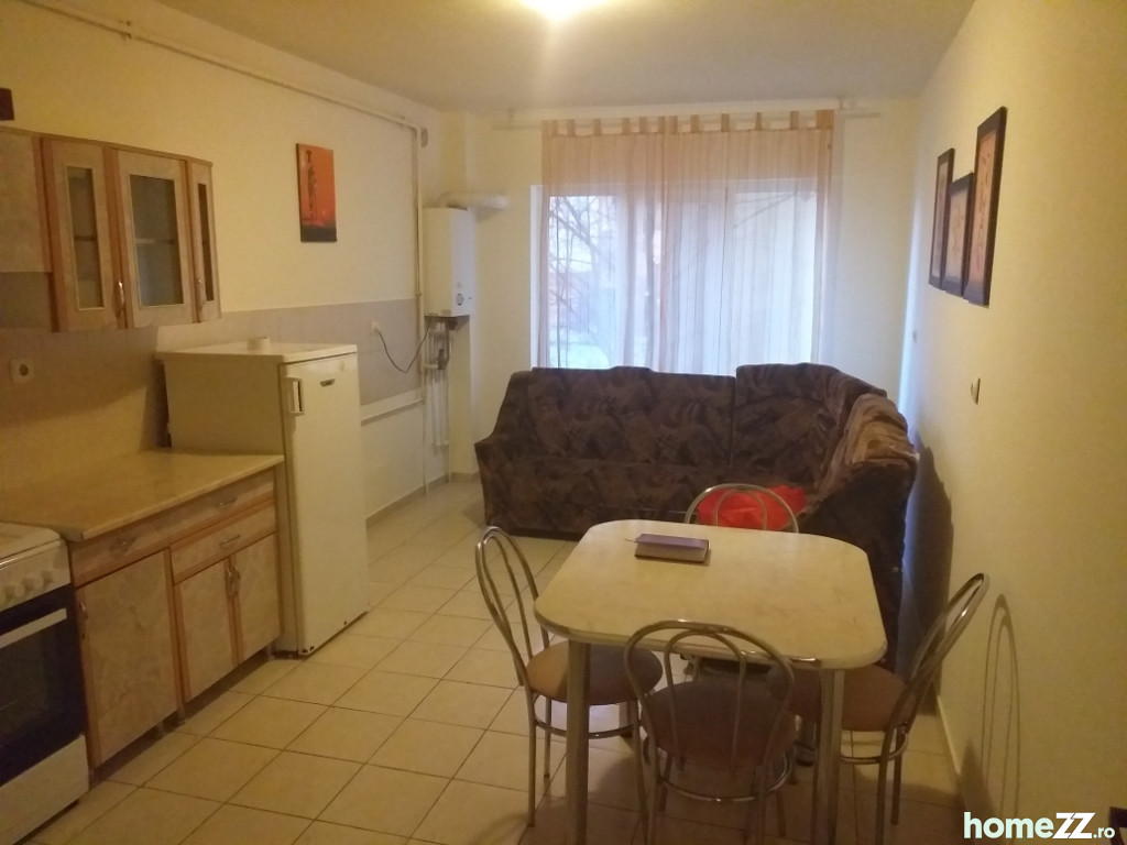 APARTAMENT 2camer de închiriere