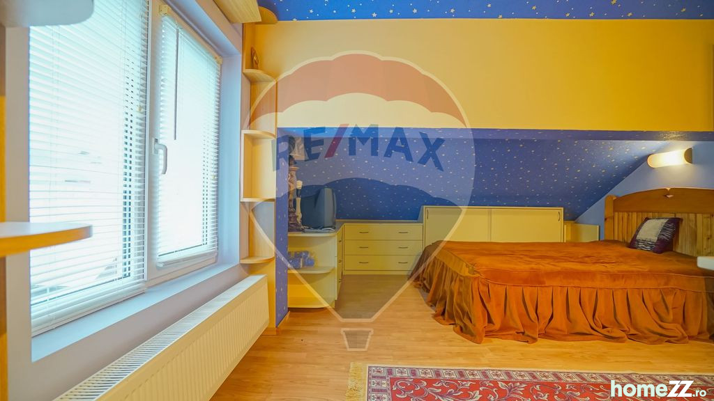 COMISION 0%! Apartament Spatios cu 3 Camere de Vânzare, ...