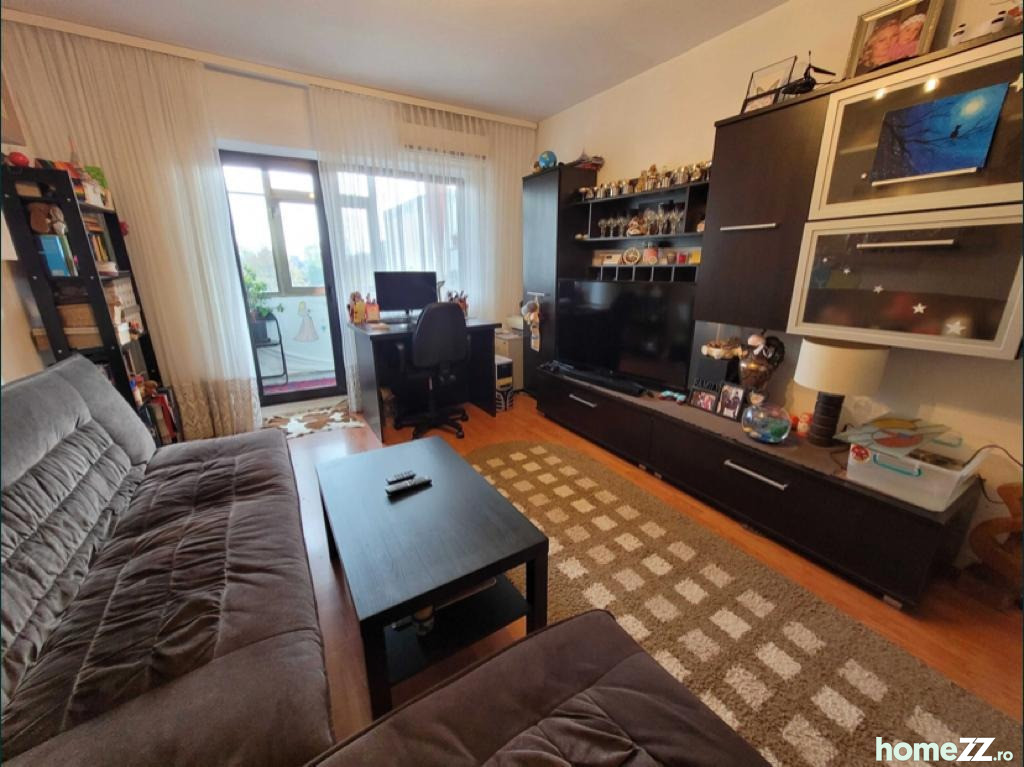 Apartament 3 camere, CET