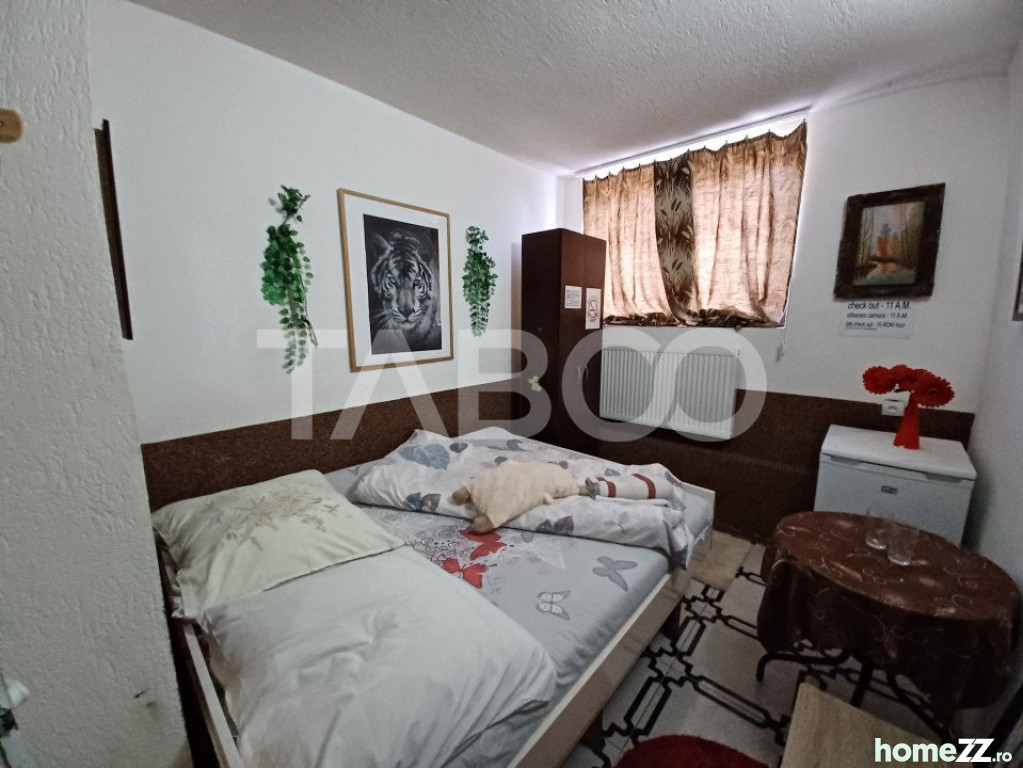 Casă - Vilă 5+ camere, Piata Cluj
