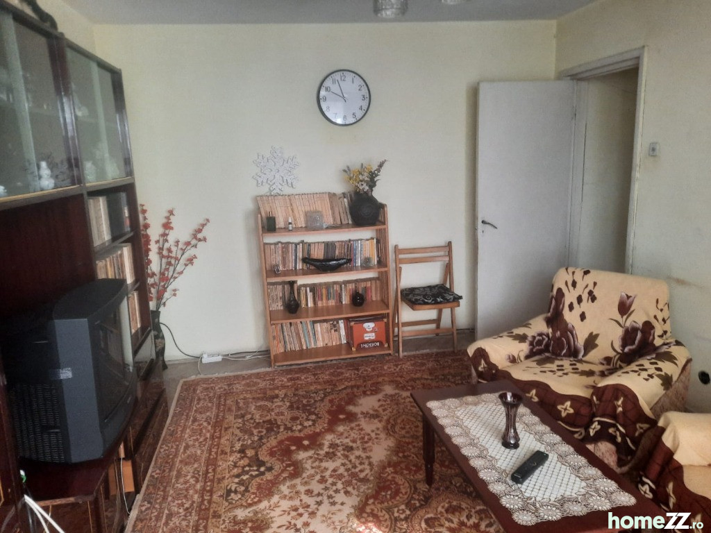 Apartament 4 camere, Groapa