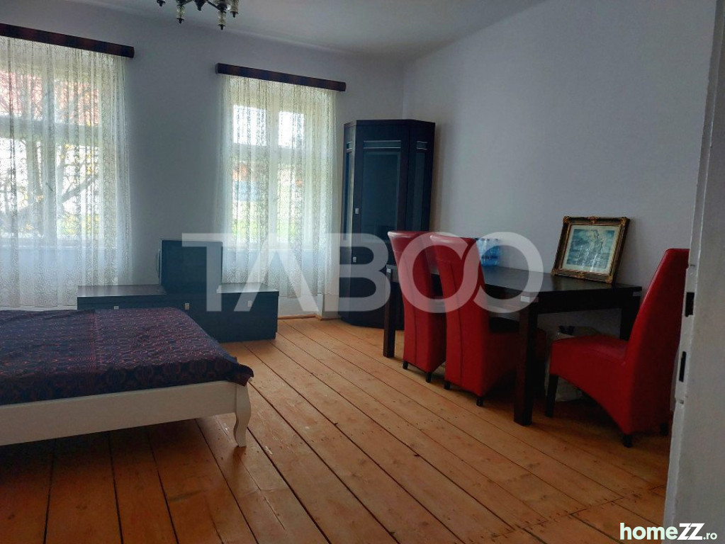 Casă - Vilă 4 camere, Central