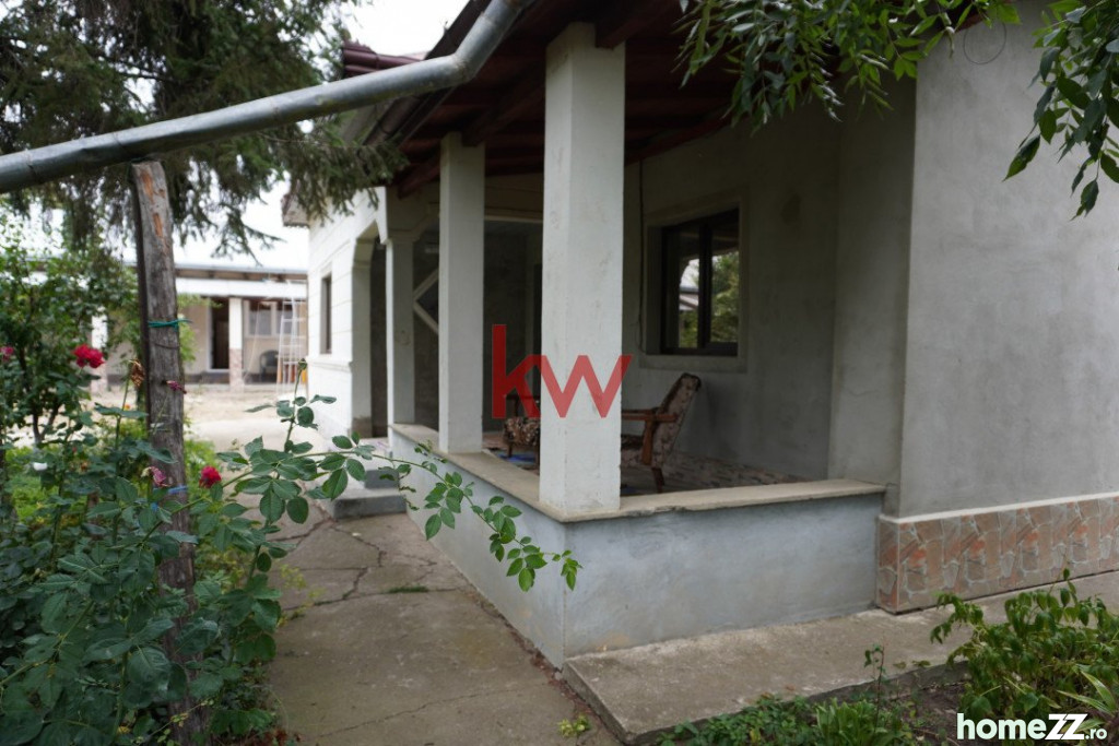 Casă - Vilă 3 camere, Central, comision 0%