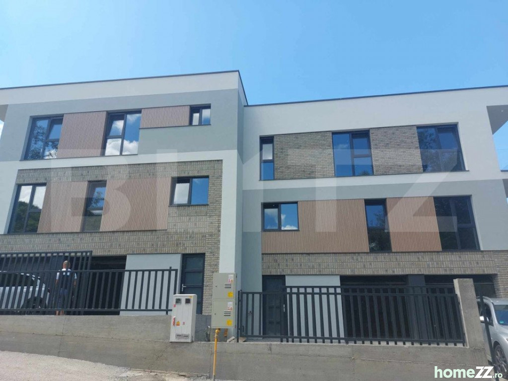 Casă - Vilă 4 camere, Central