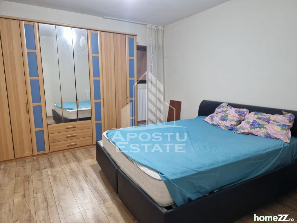 Apartament 3 camere, Parneava