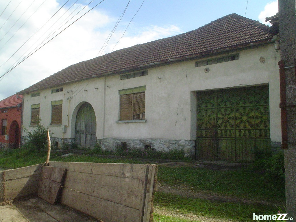 Casa cu teren in cartierul Mal-Otelu Rosu,jud Caras-Severin.
