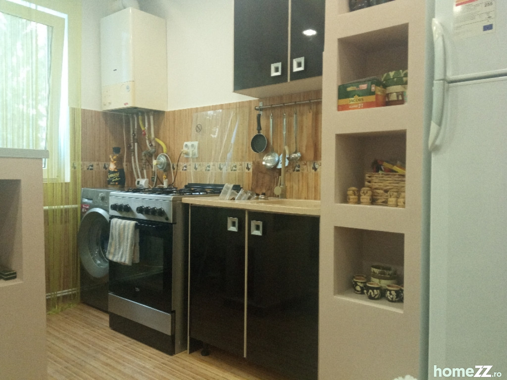 Apartament 2 camere, Central, renovat, mobilat lux, Campina