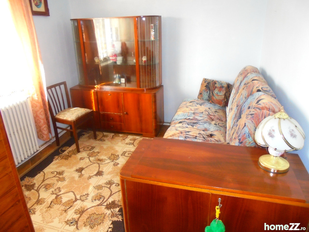 Apartament 4 camere in Deva, suprafata utila 90 mp, Piata