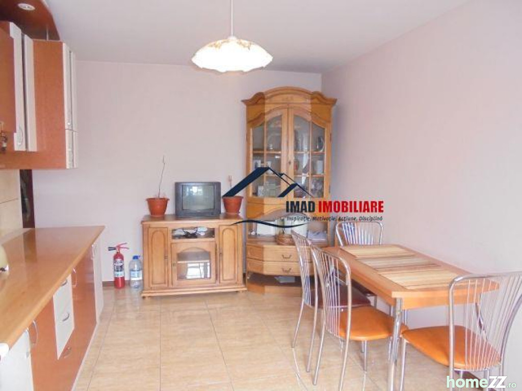 Bucatarie spatioasa! apartament cu 2 camere decomandat conf