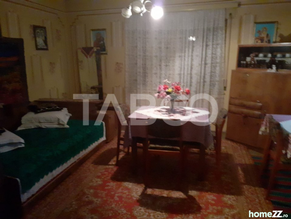 Casă - Vilă 5+ camere, Central
