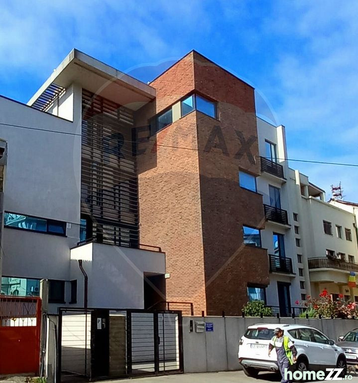 Apartament 3 camere, Peninsula
