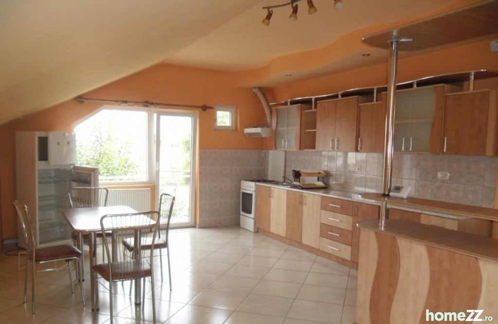 Apartament 3 camere, Intim